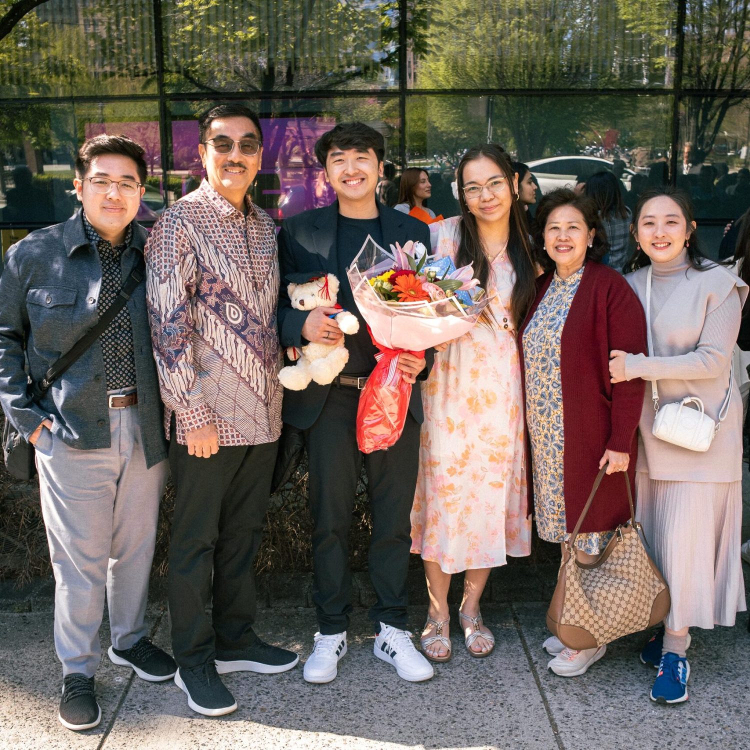 grad family photo
