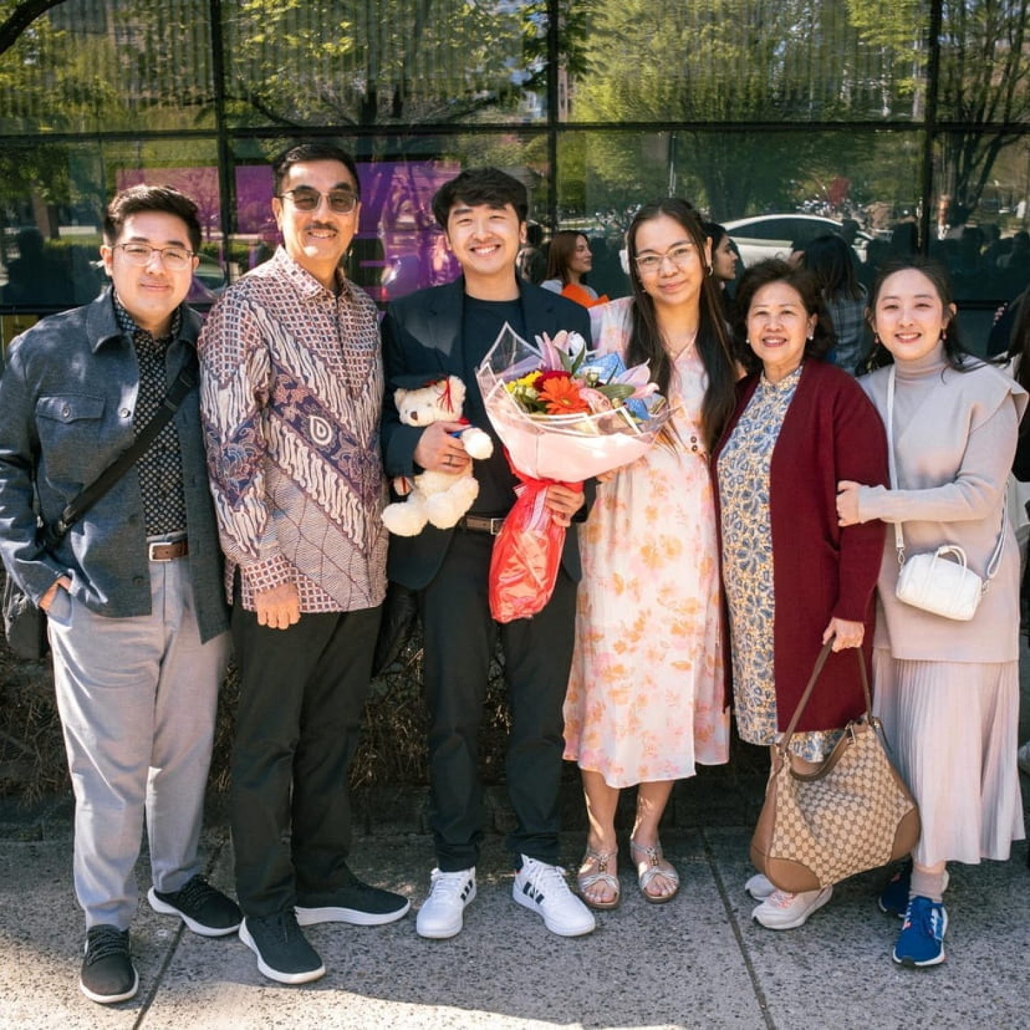 grad family photo